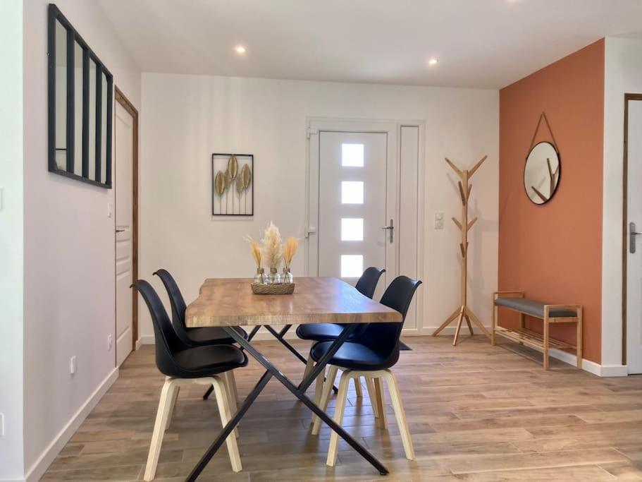 Hébergement de vacances Maison Neuve A Deux Pas Du Mont Beauvoir (Manche)